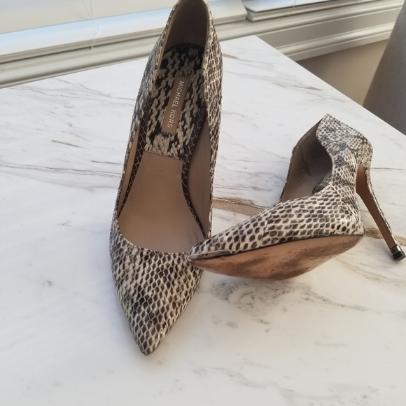 Michael kors pumps - Picture 3 of 8
